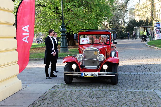 1,5 hour oldtimer convertible Prague sightseeing tour - Comfort, weather, and hearing the commentary