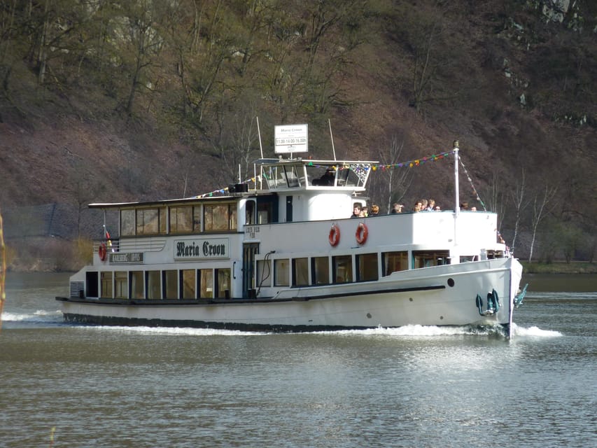 1 hour boat cruise with fragrant coffee and homemade strudel - St. Nicholas Cathedral and the Old Town Weir