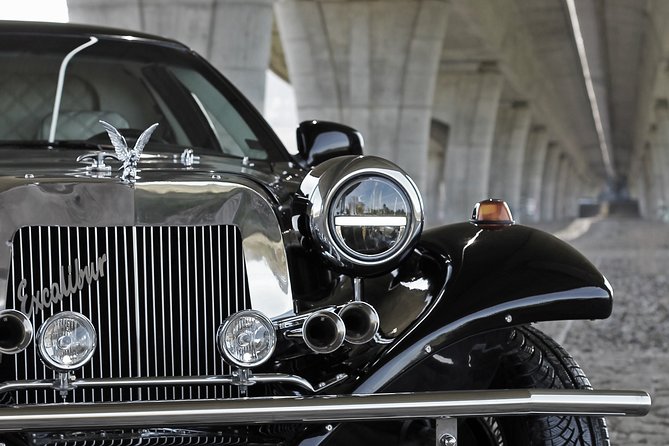 1 hour ride in vintage limousine - The driver and the value of a private ride