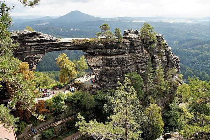 1 week in Bohemia: Culture and Nature - Day 5: Crystal, beer, and a folklore evening
