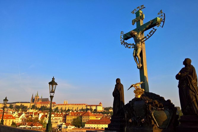 2:5-Hour Walking Tour of Old Town Prague with Boat Ride - Old Town Square and the Astronomical Clock