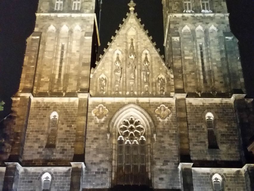 3-Hour Prague Castle & Interiors Tour - Who should book this castle tour