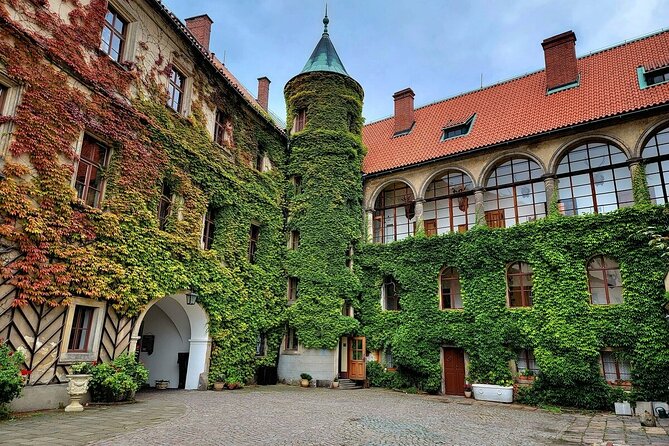 3 in 1 Tour Brewery & Castle in Bohemian Paradise Unesco Geopark - Walking the sandstone maze at Prachov Rocks