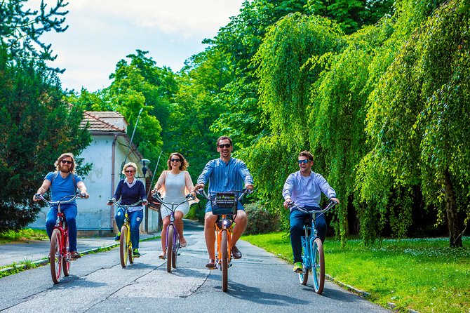 7 BEST VIEWS - PRAGUE eBIKE TOUR - Why the e-bike format works so well in Prague