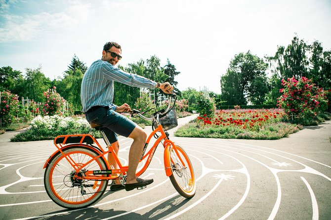 7 BEST VIEWS - PRAGUE eBIKE TOUR - Prague Castle without spending the whole day there