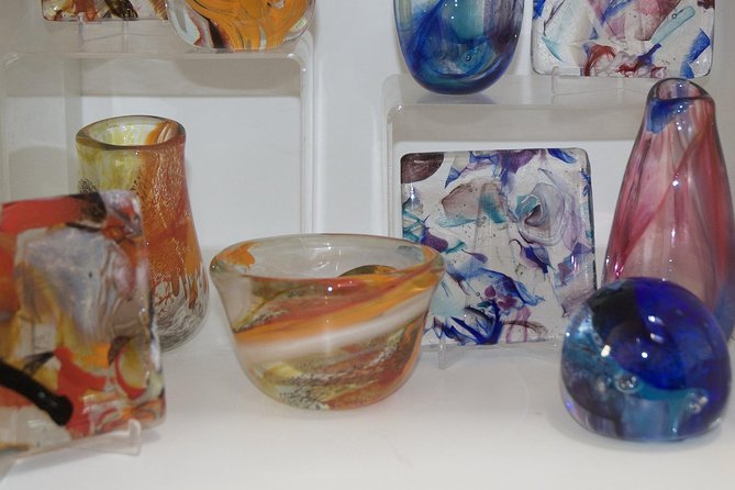 Bohemian Glass blowing in Prague - Choosing a vase, glass, or other small piece
