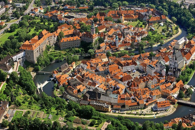 Cesky Krumlov Full day tour from Prague and back - Why Cesky Krumlov Works as a Day Trip from Prague