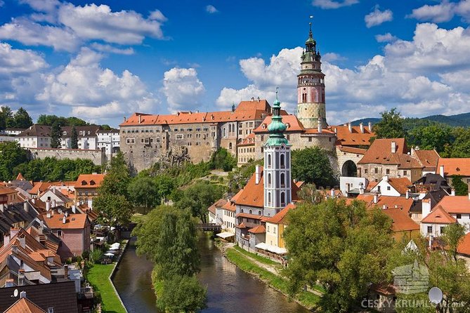 Cesky Krumlov Full day tour from Prague and back - Crossing the Vltava for Lunch