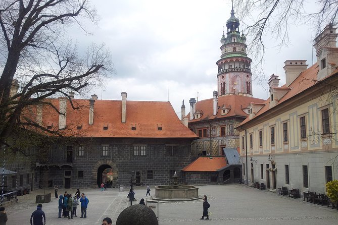 Cesky Krumlov One Day Trip from Prague by bus - A guided walk through the Old Town