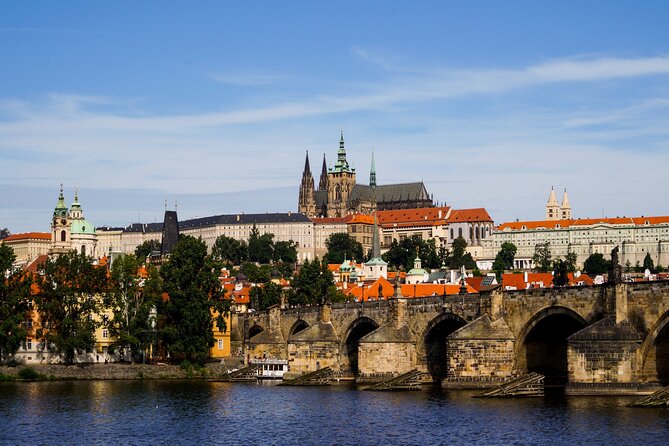 Classic Prague Castle Tour, Strahov Monastery & Castle District - Key points before you book