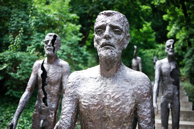 Communism and its fall Prague private tour - Remembering victims at the final memorial