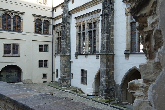 Complete Prague Castle Tour (Tickets to Interiors Included) - What the guide adds to the buildings