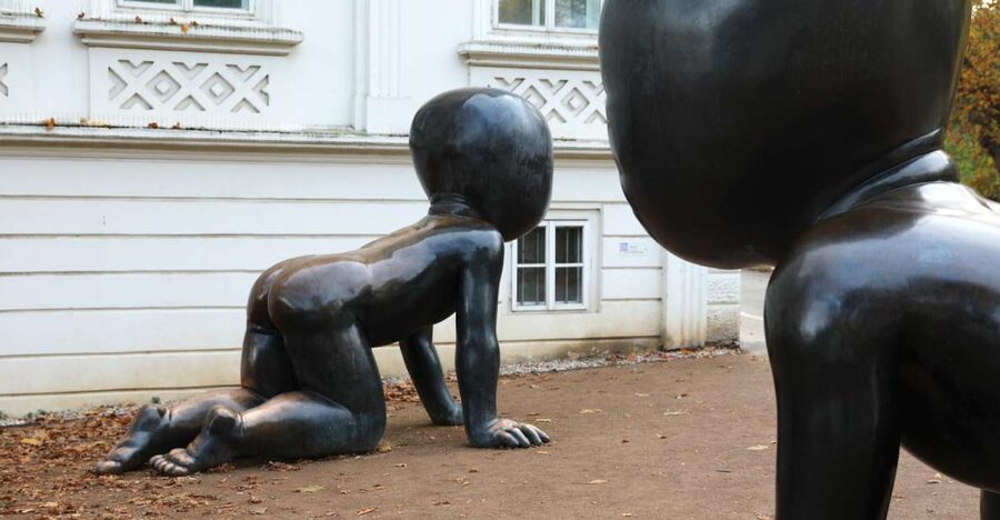 Contemporary art tour in Prague: the works of David Černý - Starting at Kinsky Square in Malá Strana