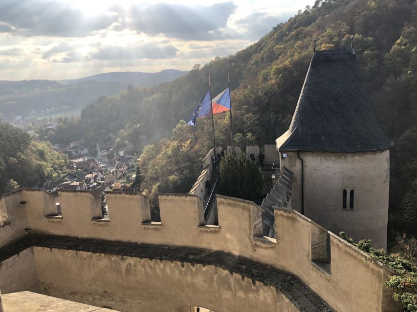 Countryside Bike Tour From Prague To Karlstejn Castle - Following the Berounka through the countryside
