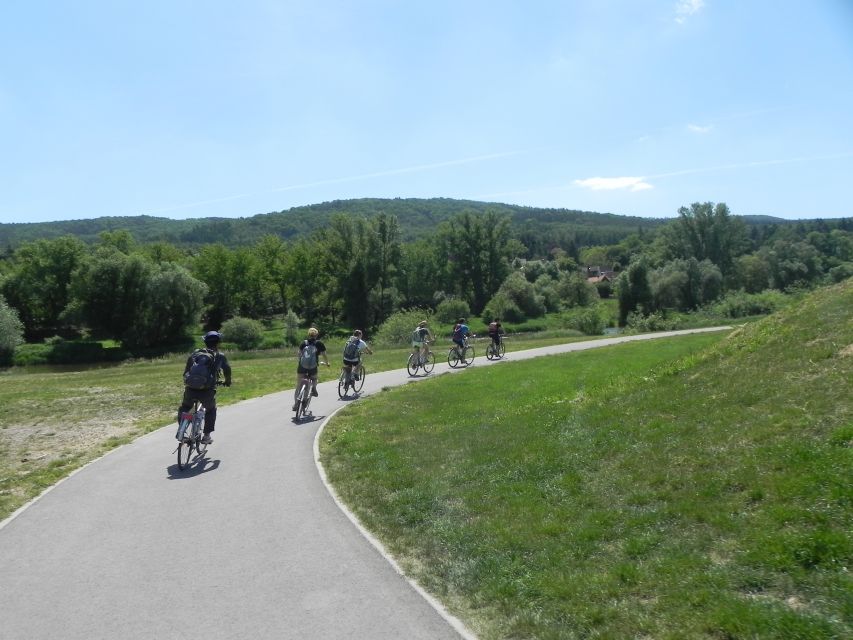 Coutryside bike tour to Karlstejn Castle. - Following the Vltava and Berounka rivers