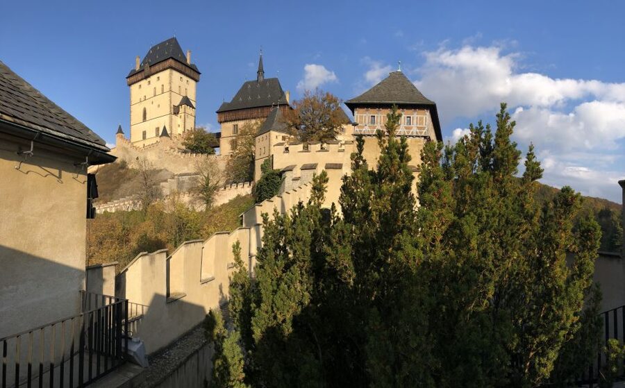 Coutryside bike tour to Karlstejn Castle. - Village views and the approach to Karlstejn
