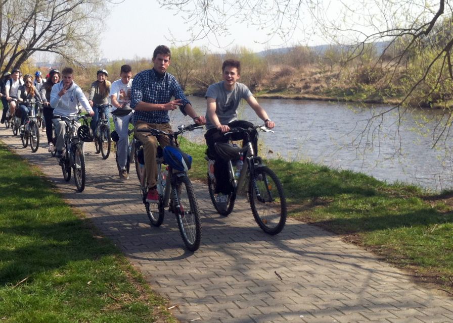 Coutryside bike tour to Karlstejn Castle. - What the $164 price includes