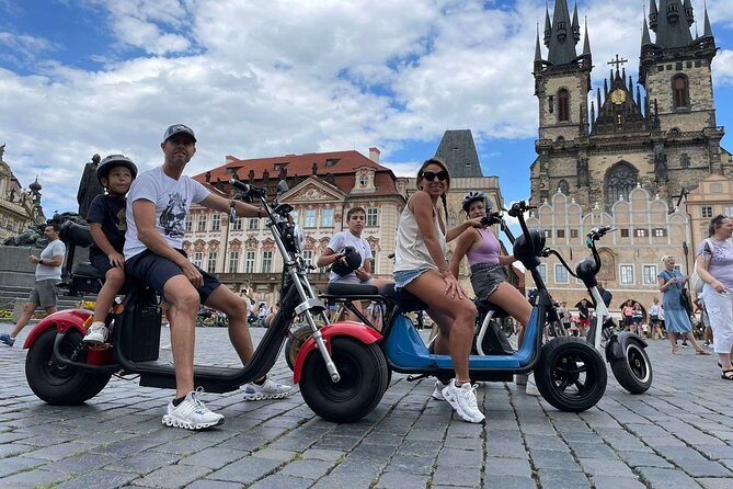 Create your own route on eScooter and enjoy Prague on wheels! - Pařížská, the Jewish Quarter, and New Town