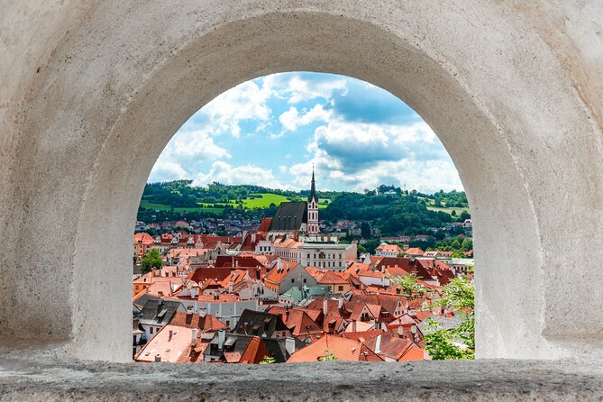 Day Trip to the Fairytale Town of Cesky Krumlov - Walking into the old town