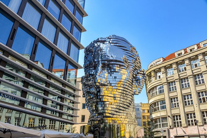 Discover Prague’s most Photogenic Spots with a Local - Old Town Square and Prague’s famous clock