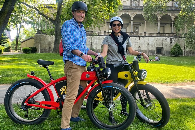 E-BIKE TOUR: 10 Must-See Landmarks & Viewpoints in Prague 1-8per. - Kafka, the Rudolfinum, and the Jewish Quarter