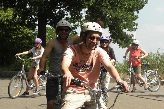 Ebike Prague Tour - Down through greenery to Lesser Town