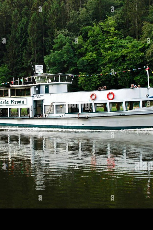 Exclusive Christmas cruise with Christmas Eve buffet - Traditional carols and the mood onboard