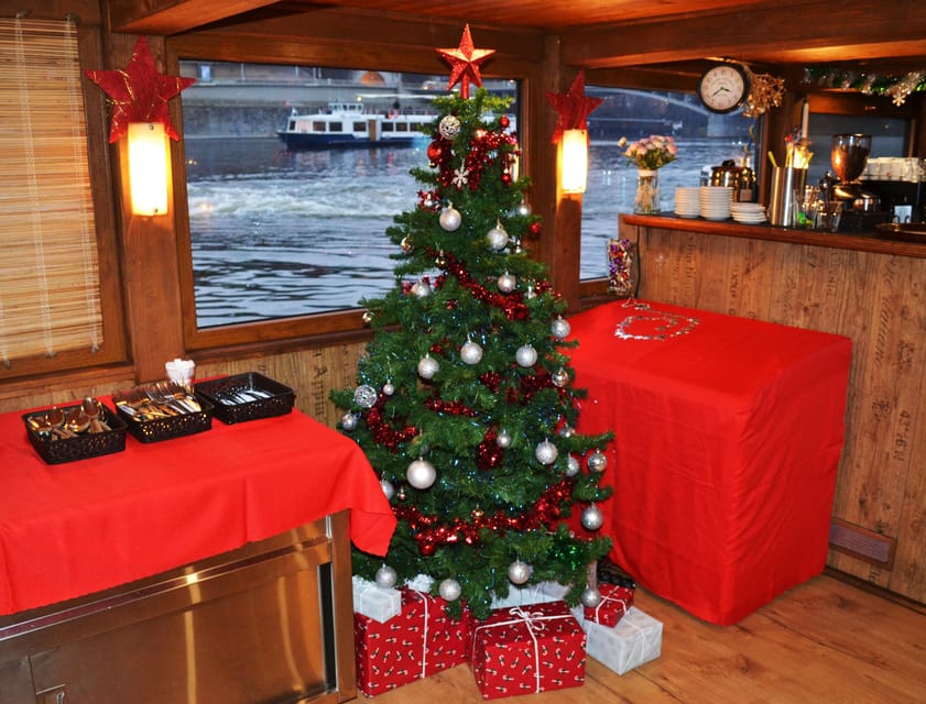 Exclusive Christmas cruise with Christmas Eve buffet - Planning your expectations around the $243 fare
