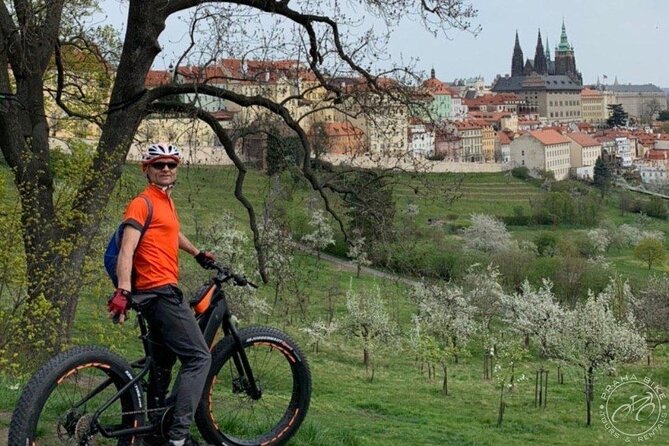 FAT TIRE E-BIKE GREAT TOUR - river, parks & panoramic views tour - Old Town Hall and the Astronomical Clock