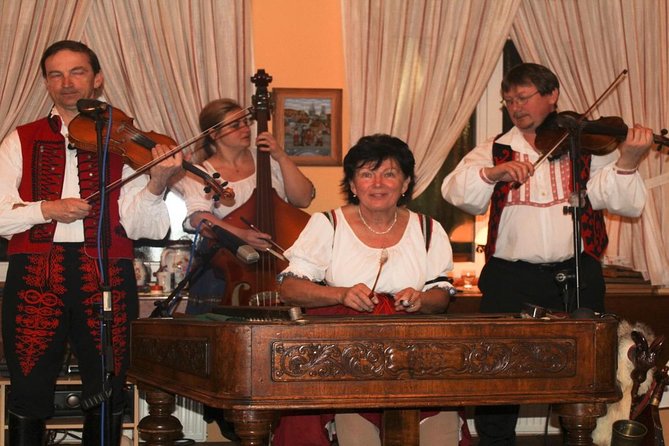 Folklore Evening with Music and Dinner - The music is the real reason to go