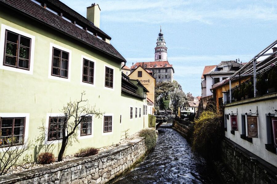 From Prague: Full-Day Český Krumlov Tour with Lunch - The Rožmberks, the Schwarzenbergs, and the castle