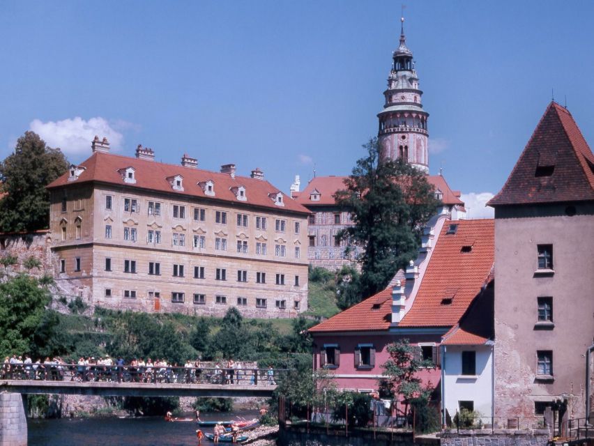 From Prague: Full-Day Český Krumlov Tour with Lunch - Guides can shape the day