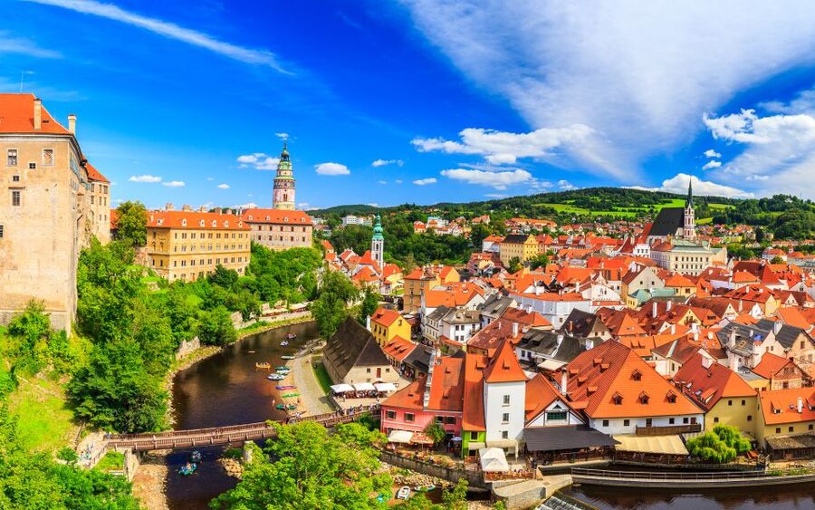 From Prague: Full-Day Trip to Česky Krumlov - What the Guides and Drivers Add
