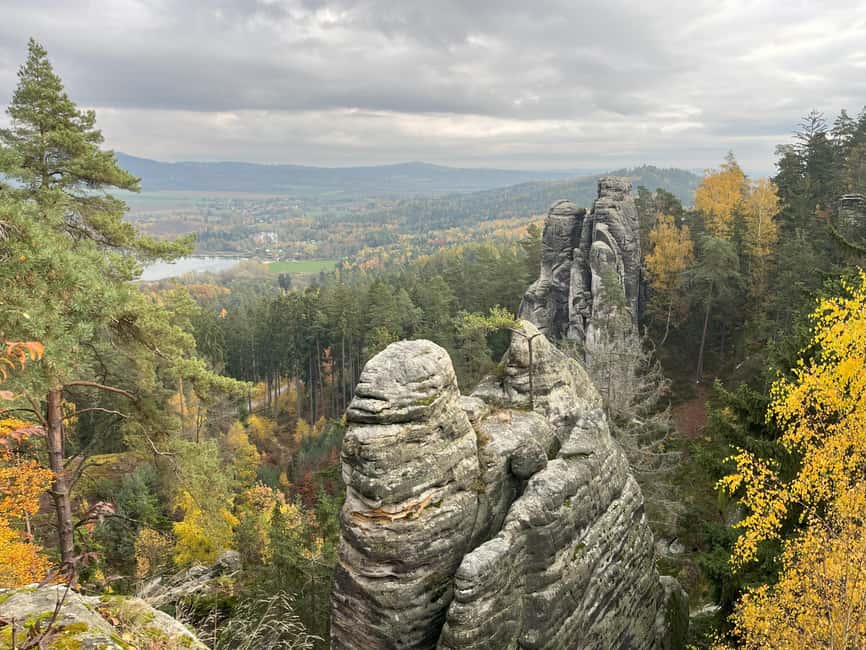 From Prague: Hike, Castle and Brewery in Bohemian Paradise - Lunch at a 14th-century castle