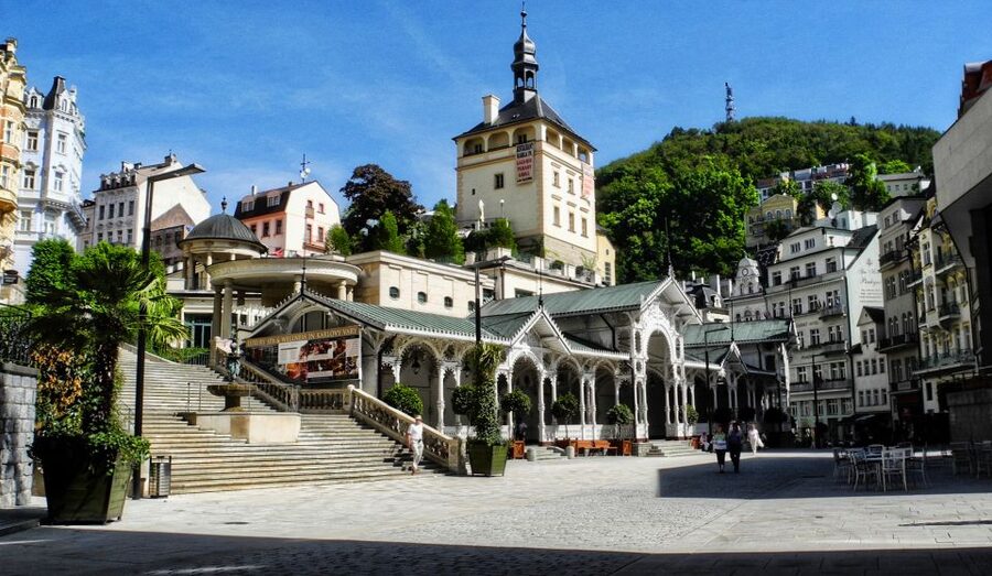 From Prague: Karlovy Vary Full-Day Tour - Lunch and the guided historical center