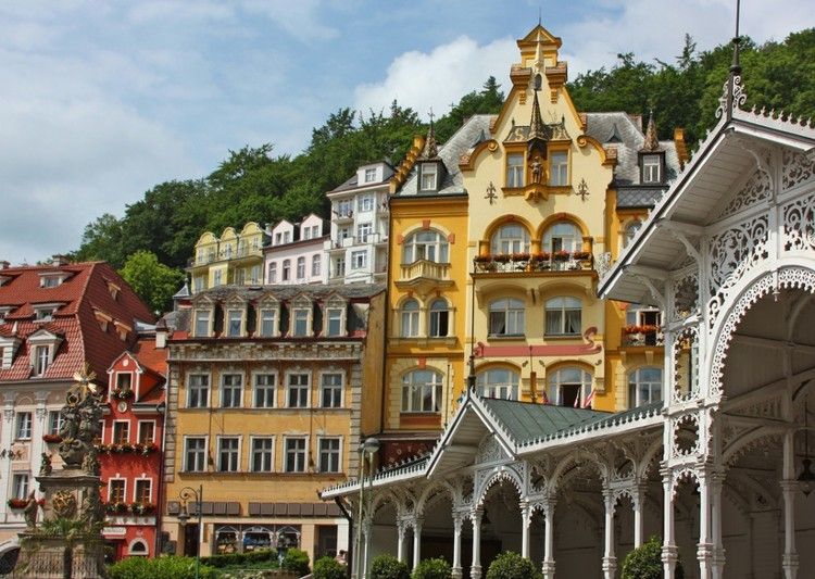 From Prague: Karlovy Vary Full-Day Tour - How the timing affects the value