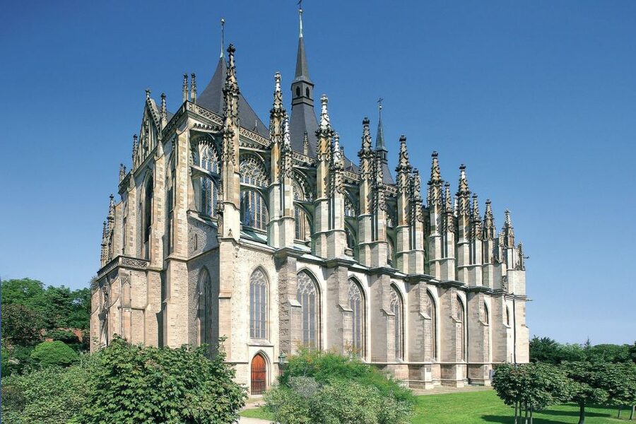 From Prague: Kutná Hora, St.Barbara’s Church, Sedlec Ossuary - Sedlec Ossuary and the 40,000-bone interior