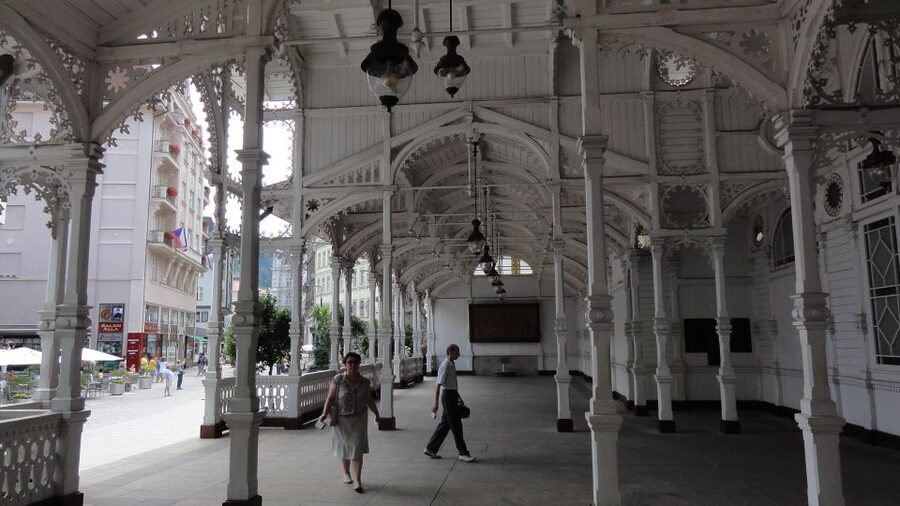 From Prague: Private Karlovy Vary & Crystal Factory Tour - Why Karlovy Vary makes a good break from Prague