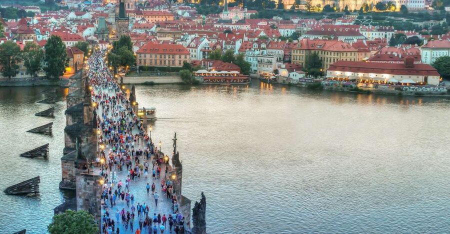 From Vienna: Full-Day Trip to Prague - Driver, guide, and commentary expectations