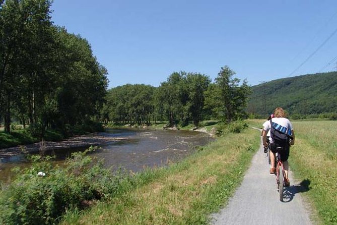 Full-Day Countryside Bike Tour to Karlstejn Castle (small group) - Leaving Prague by bicycle at 9:30
