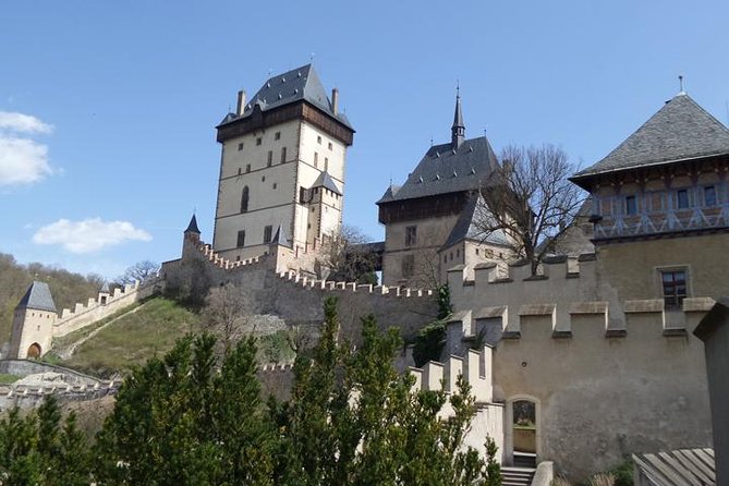 Full-Day Countryside E-Bike Tour to Karlstejn Castle (small group - Leaving Prague by e-bike