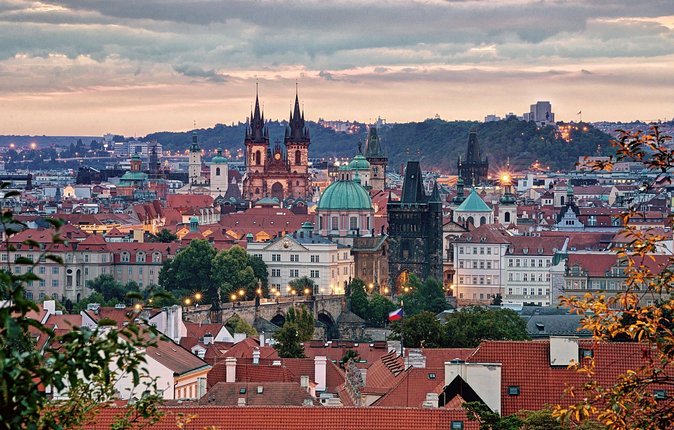 Full-Day Prague in a Nutshell Walking Tour with delicious Lunch-Cruise - Key points to know before booking