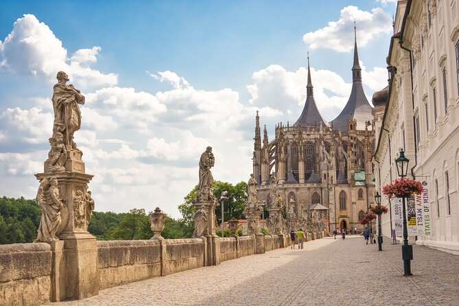 Full Day Private Tour to Kutná Hora with Wine Tasting - What the private format adds