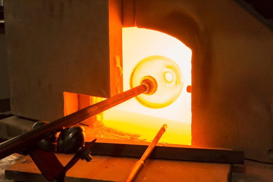 Glass blowing in Prague - Why the close access matters