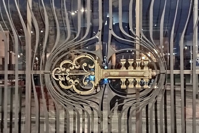 Guided Old Town & Jewish quarter Walking Tour Prague (Tip-based) - Crossing Charles Bridge and meeting St. John of Nepomuk