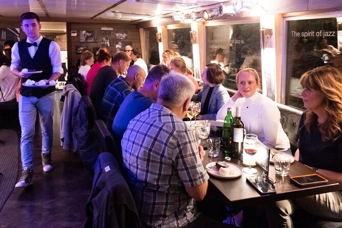 Jazz Boat: Popular LIVE JAZZ dinner cruise - Is $59.26 good value?