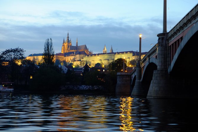 Jazz Boat: Popular LIVE JAZZ dinner cruise - Who will enjoy this cruise most