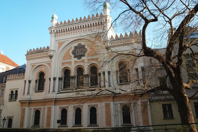 Jewish Prague Walking Tour - Guide quality can make or break the experience