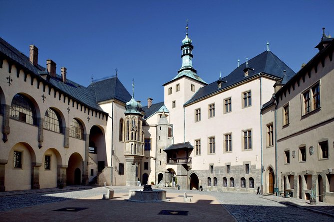 Kutná Hora & Bone Church (with admissions) - Transport, group size, and guide style
