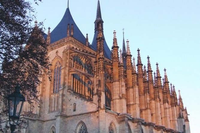 Kutna Hora Day Tour Including Sedlec Ossuary from Prague - Meeting in Prague and walking to the train